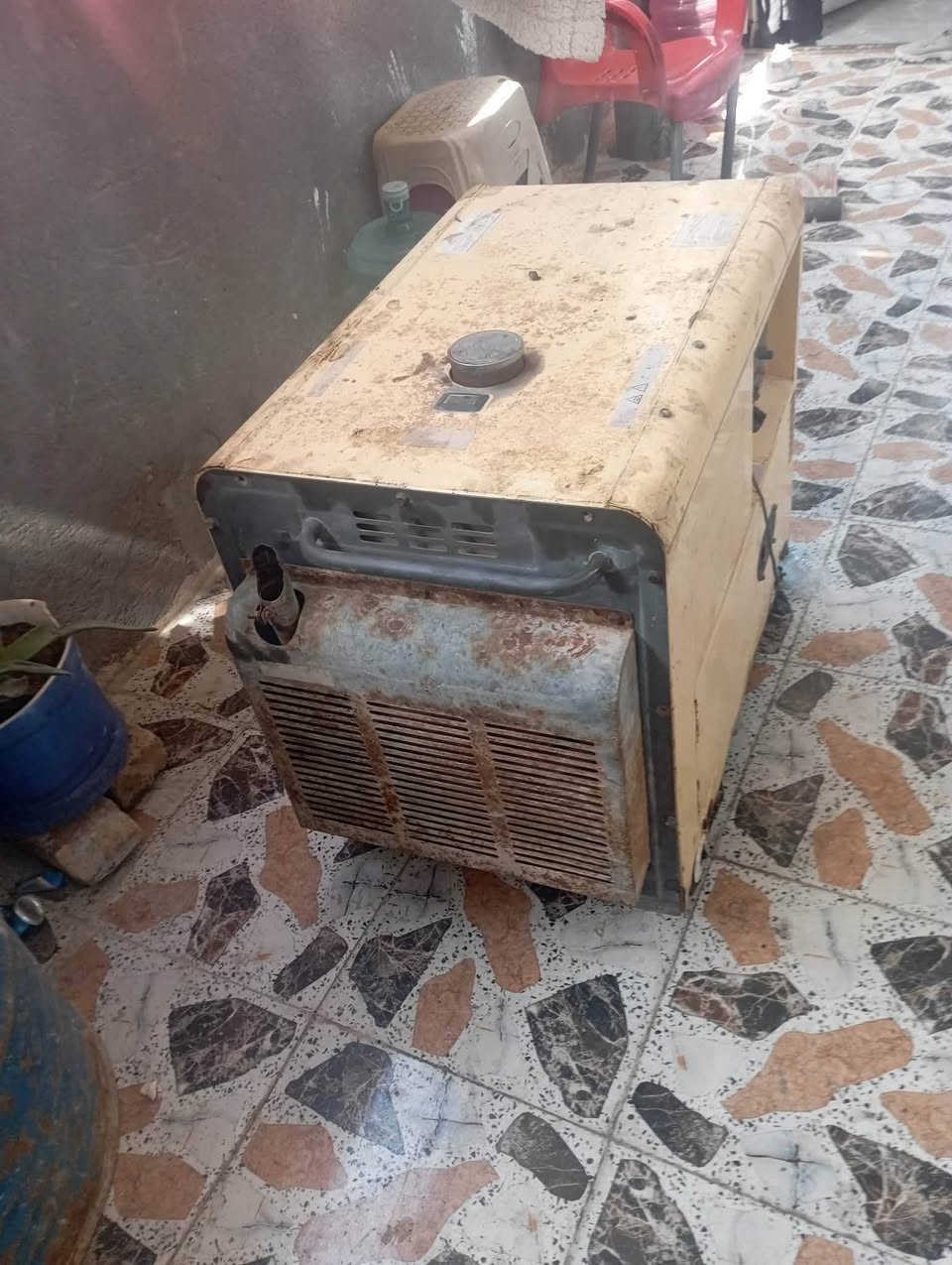 250 وبيه مجال شغاله وعلى الفحص
*********** حله ورديه خارج شارع مستشفى الكفيل
