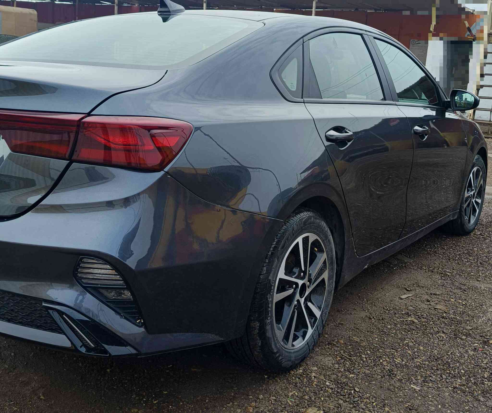 كيا فورتي  2023
 رقم بغداد بأسمي وارد امريكي 
ضررها خلفي بسيط بدون دواخل صبغ فقط قطعتين جاملغ خلفي ايسر ونص الباب الخلفي الايسر
بجم كبس شرط / بــدون ايربااك  
ماشيه ٤٥ ميل فقط 
مواصفاات السياره   
شاشه حجم كبير  + كامره دواره 
رادار امامي اوتو بريك 
نضام تحديد مسار للسياقه الالكترونيه شاشه ذكيه حساس خلفي 
تحكم استيرن كل الجهات    
مانع انزلاق + كروز سرعة 
محرك 2000 دووش مامفتوح كير حداديه تخم تاير كفاله ويل كب داخل مخمل أسود
دخول جديد للعراق ورقمتها اني 
السعر 153 $
مكان السياره بغداد الزعفرانيه
‏‪0774 029 6960‬‏
