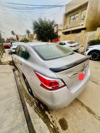 نيسان التما موديل 2015  لون سلفري . السياره نظيفة جدا ماعدا بيها 3 قطع...