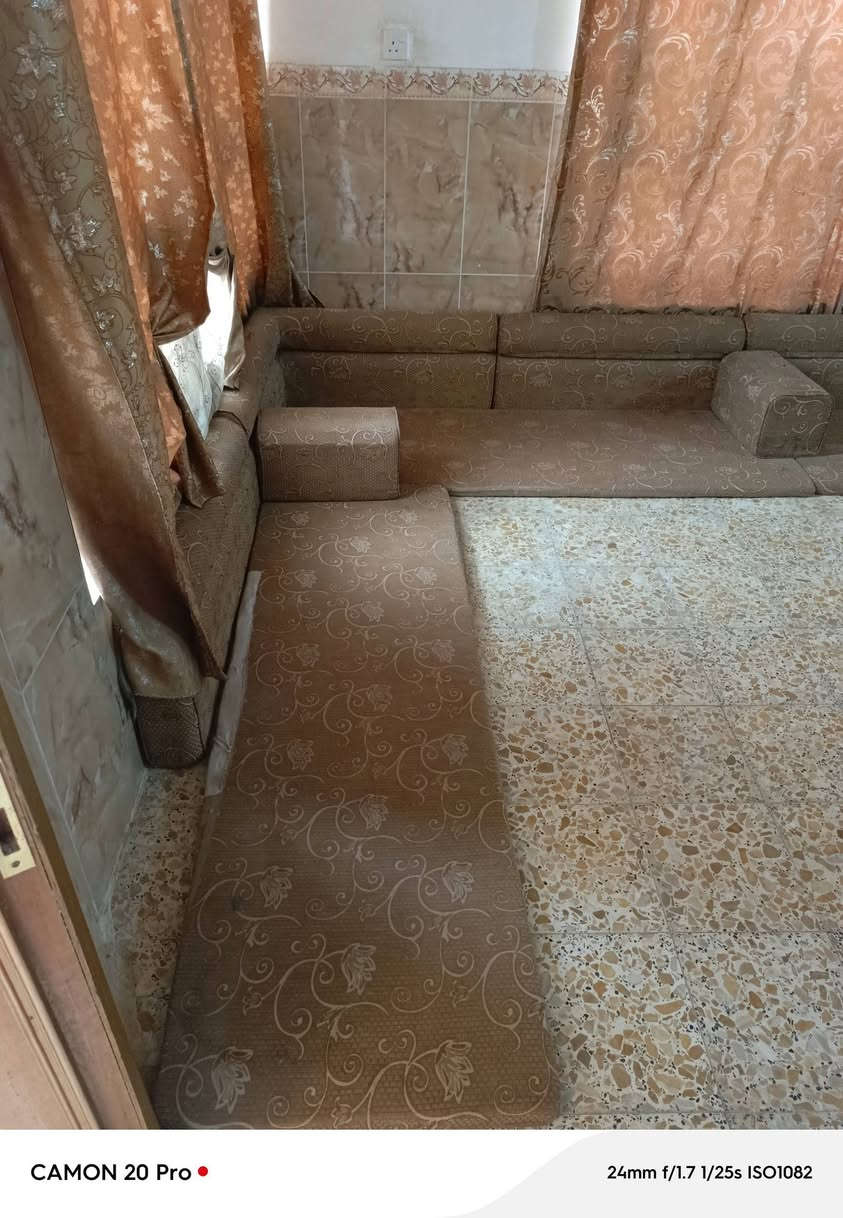 ديوان للبيع طول ١٧متر يتكون من ٩دواشك ويه ملحقاته
استفسار ‏‪***********‬‏
