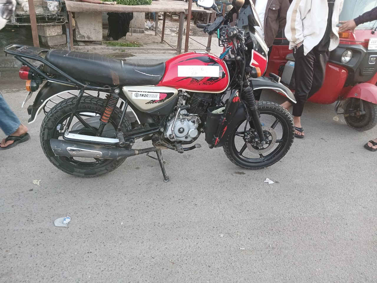 سلام عليكم  دراجه بوكسر جبلي مرقم بغداد تحويل ثاني يوم مديل 23سعر مليونين 100 بيهه مجال قليل ***********
