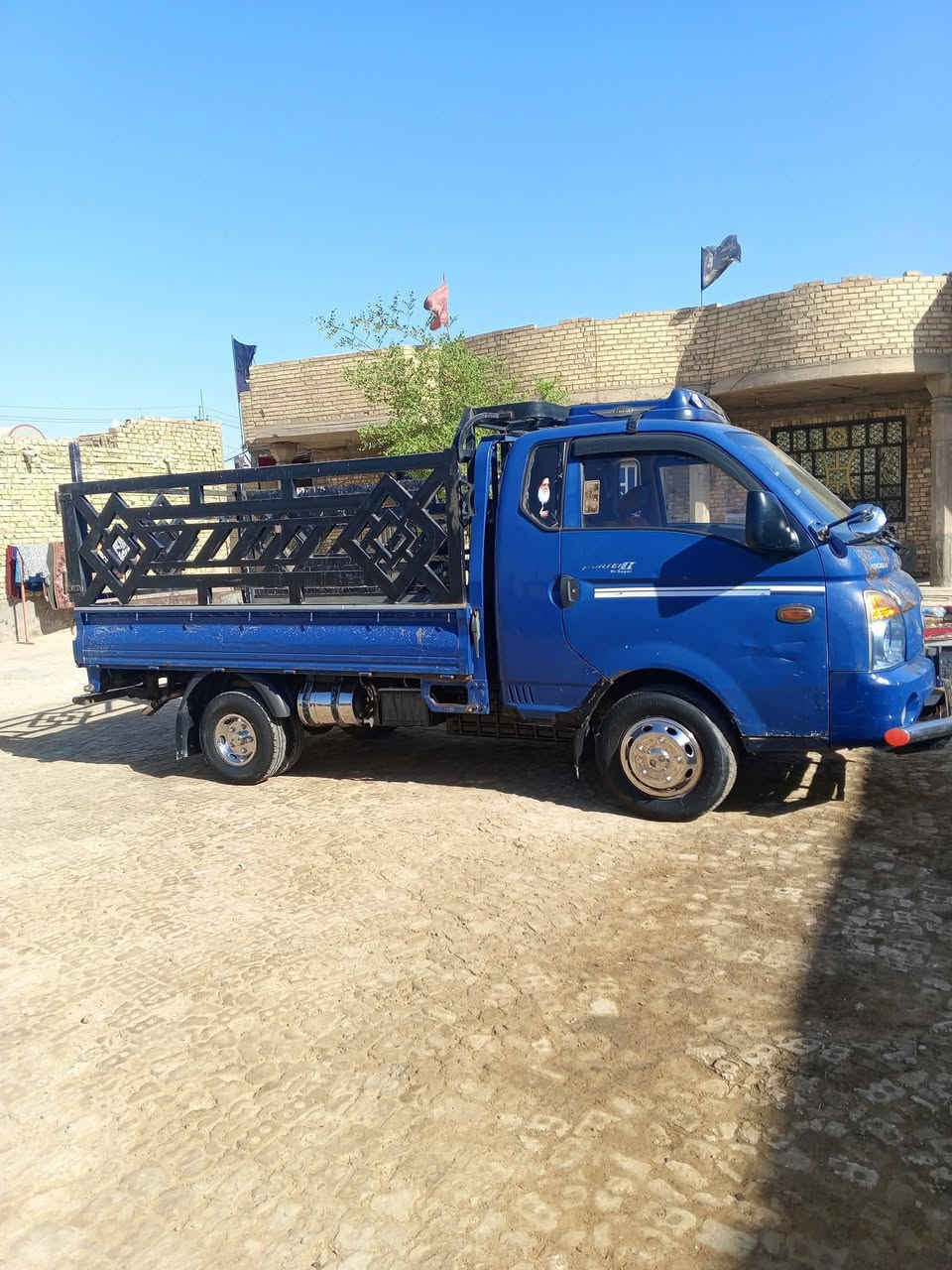 السلام عليكم سيارة هونداي بورتر للبيع لسيارة ابلاديه مكينه 3000 مكفولة سيارة نظيفه (رقم ديالى) (موديل 2007) المكان بغداد السعر خاص الاستفسار على الرقم ***********
