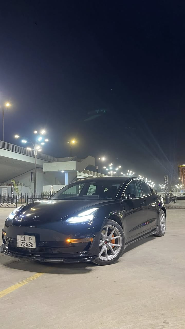 السلام عليكم تيسلا مودل 3 /2023
السياره اونلاين الابلكيشن الاحمر مال تيسلا شغال
ماشيه 74 الف كيلو 
تخم تاير جديد صدر وحداديه كلها جديده البارحه بدلتها 
وعليها اهواي اضافات 
استيرن يوك
اناره محيطيه متغير الاوان 
دفيوزر خلفي 
حادث امريكا صندوق وجاملغ خلفي 
وبغداد صار بيها حادث 
الصبغ 5 قطع وبيها اماكن بارد 
السعر135$ وبيها مجال سعرها حيل مناسب 
 المكان بغداد رقمي ***********
