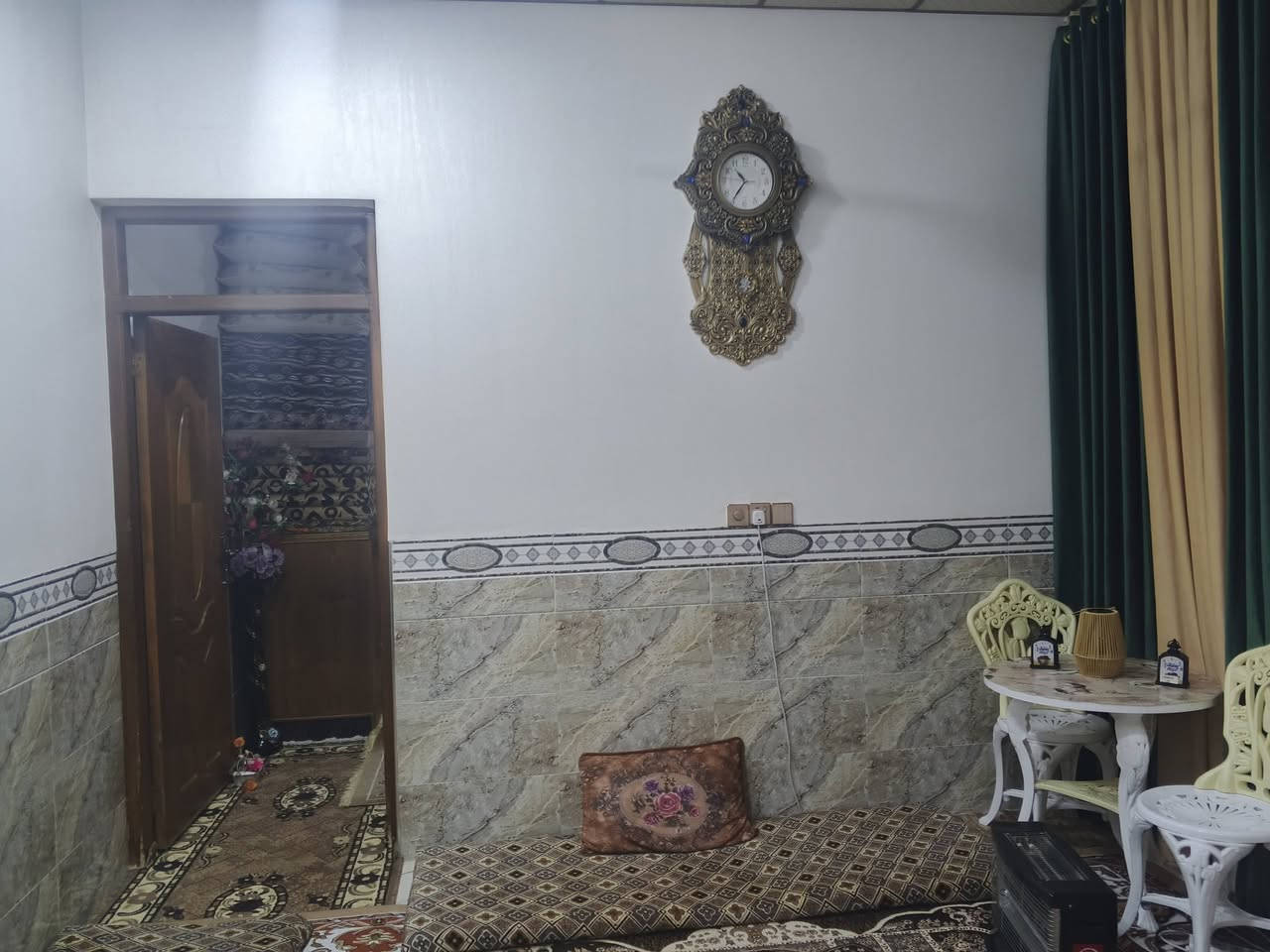 سلام عليكم
مشتمل على كورنيش الحوز 100متر نضام شقتين درج خارجي الطابق الاول حجر كامل مكمل وطابق الثاني بلوك هيكل كامل ماء ومجاري الشارع 7متر قرب مسجد قباء معروض 90 وقابل للتفاوض


**إذا كنت صاحب هذا الإعلان وتريد حذفه لأي سبب، رجاءا أرسل رسالة إلى الدعم الفني**
