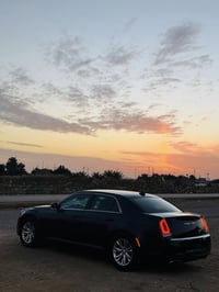 اوباما مديل 2016 لون اسود كحلي  فول عدا الفتحه  سياره جاهزا ماعايزه شي...