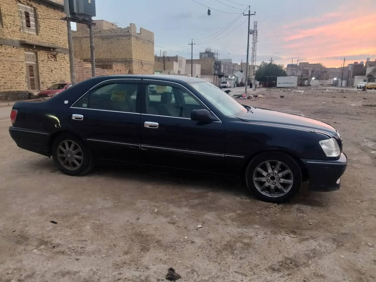 السلام عليكم سياره جاهزه عداديه ومكينه وگير  جاهزه  وبس ورقم مابيه سنويه مراوس وبيع لون نيلي لعنوان ميسان الرقم ***********
