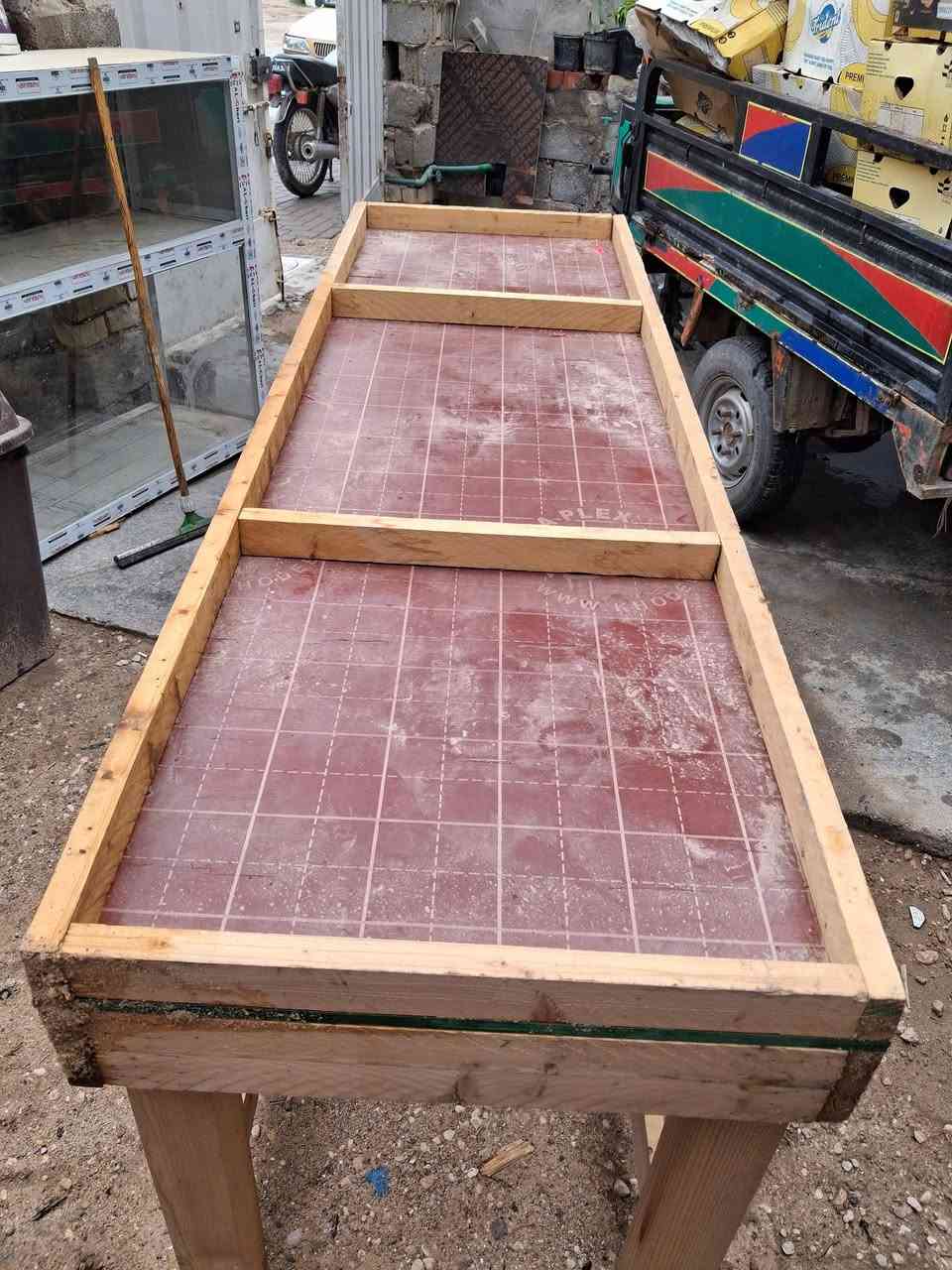 سلام عليكم
توجد ميوزة عدد ٤ مال مخضر (بقالة)
طول ٢ متر وعرض ٦٠ سم وارتفاع ٩٠ سم  ٤ ميوزة نفس الواضح بلصور 
للاستفسار على الرقم ***********
