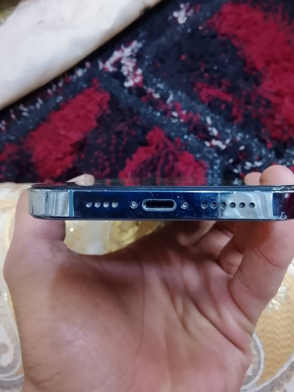 سلام عليكم ايفون 13برو ماكس معرف شمبدل بي ابيع فحم في فحم شغال شرط ***********
