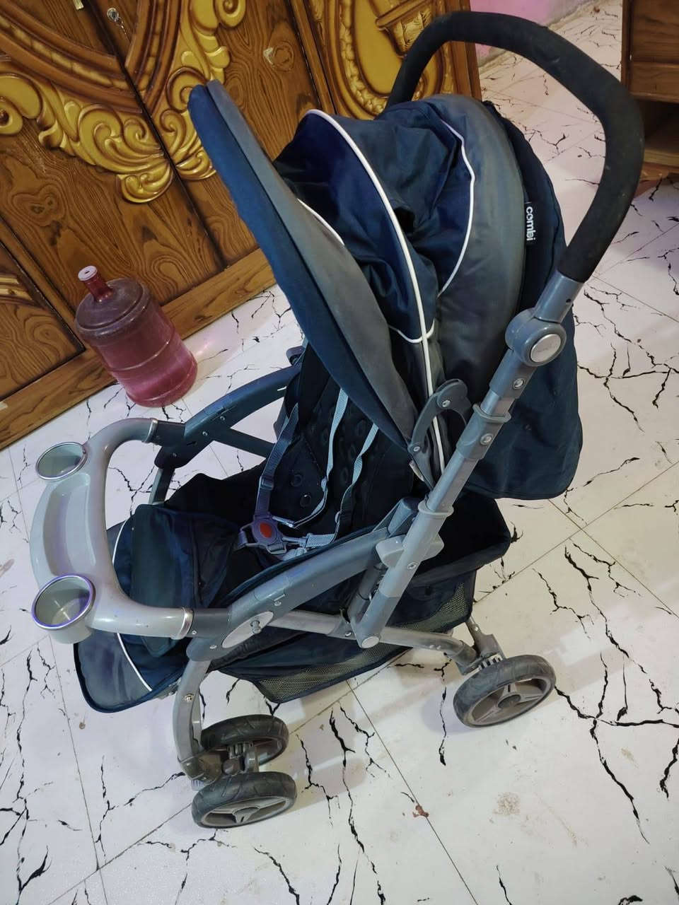 عربانة طفل  للبيع سعره 60 وبيه مجال قليل جديده تصل ***********
