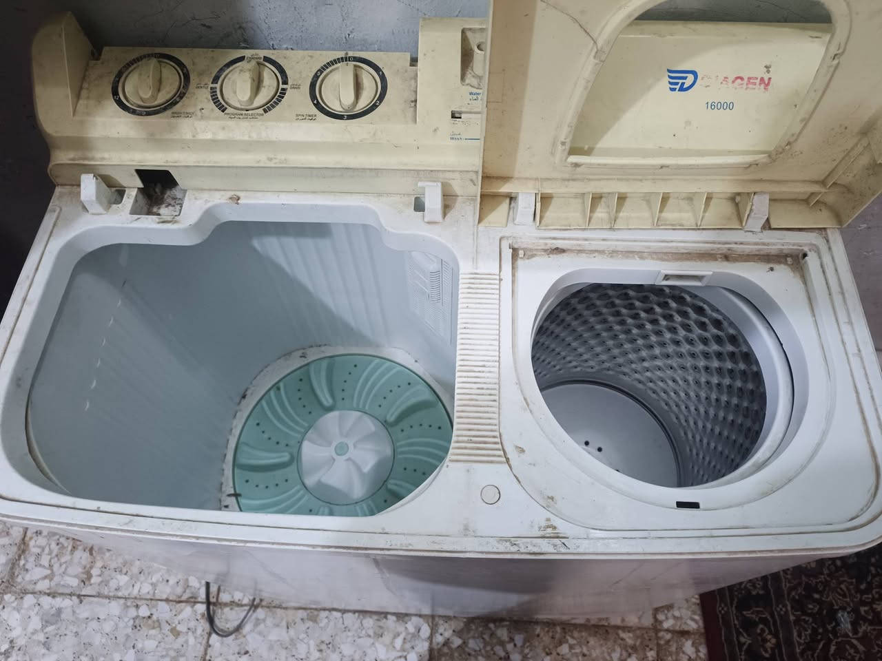 غساله مستعمله السعر ٥٠ بيه مجال الشاميه مفرك الصلاحيه ***********
