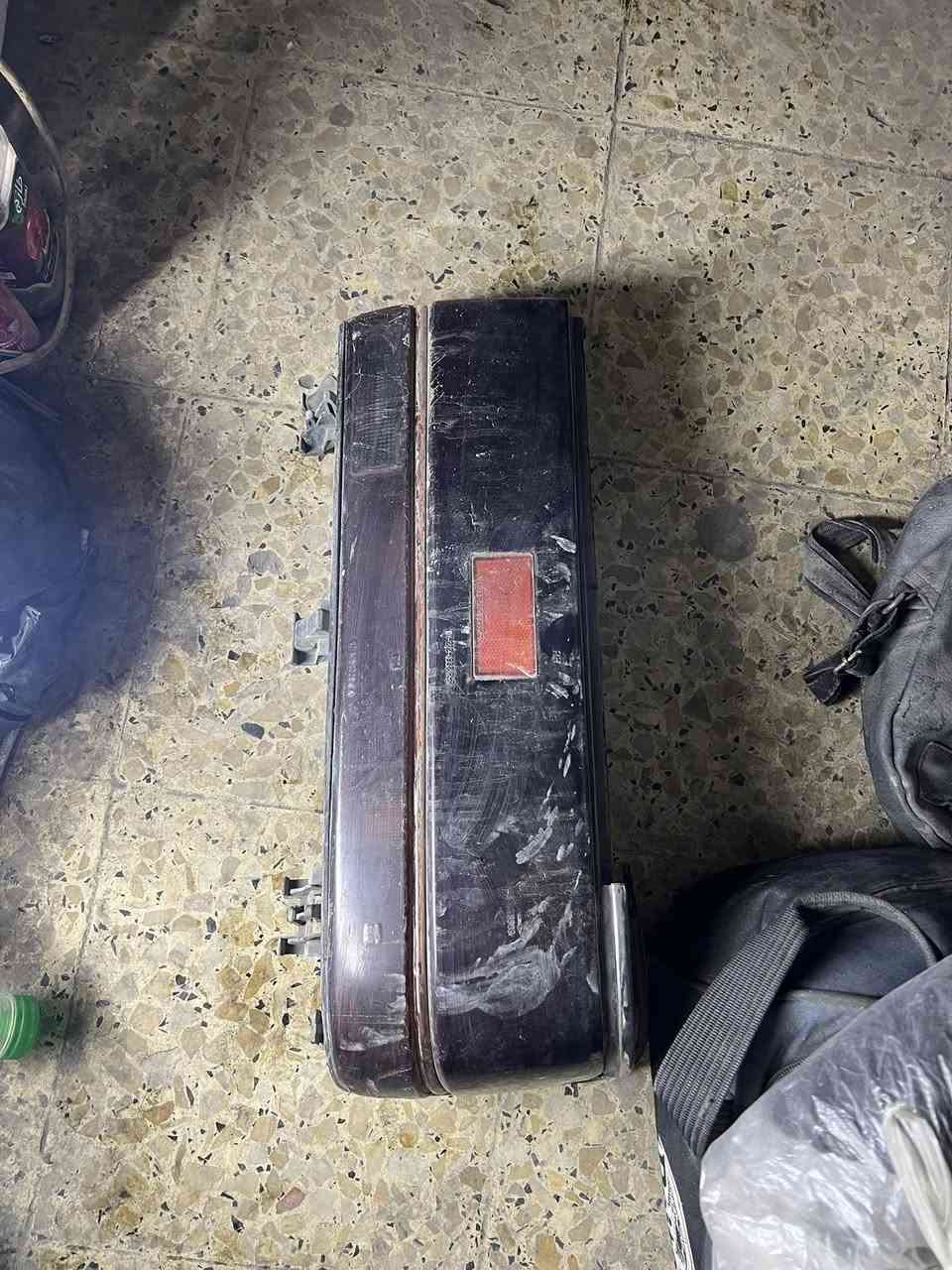 شباك وبك لايت يسرى  سيدان  اصلي  150 الف الاستفسار واتساب ***********
