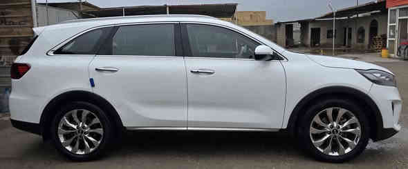 السلام عليكم
سورينتو للبيع
الموديل: 2019 خليجي محرك V6
الرقم: أربيل دولي
عداد المسافة: 162 ألف كيلو متر قابل للزيادة
المحرك والگير: بلادي بدون فتح أو تبديل
الضرر: مكفولة من الصبغ والتبديل
الملاحظات موضحة في الصور: تعديل وتكحيل في باب الراكب الأمامي (شخط بحدود شبر تقريباً) + تعديل وتكحيل في زاوية الجاملغ الخلفي الأيمن بحدود أربع أصابع + تعديل في الزاوية اليسرى للدعامية الأمامية
المواصفات: نص فول
سبعة راكب / ثلاث قطع تبريد / بصمة تشغيل وأبواب / تحكمات ستيرن / حساس أمامي وخلفي / كاميرا خلفية دوارة / مقاعد جلد والتحكم فيها كهربائي / صندوگ كهربائي/ مثبت سرعة / أربع وضعيات قيادة / لايت ثلاث عدسات / إشارة بالمرآة مع طي المرايا كهربائياً + بقية مواصفات السورينتو المعروفة
شرط الوكالة أو التحويل
السيارة حلوه وما ناقصها شي للجناي
مكان السيارة: صلاح الدين / العلم
السعر: 245 ورقة وبيها مجال
رقم الهاتف: ***********
