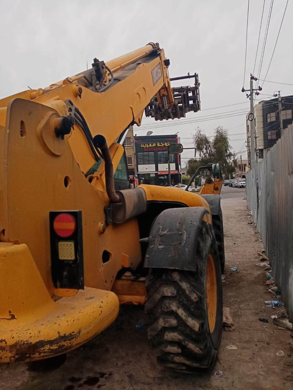 مۆدیل ٢٠١٤ مەزبووتە بۆ ئیش کردن 
سلایتەکەی ١٧ مەتر 
رەقەم نوێیە هەتا ٢٠٣٠
نرخی ٢دەفتەر مەجال 
رەقەم ***********
شوێن:هەولێر أربيل, العراق
