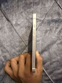 13 عادي   ذاكرة 128  بطارية 89   جهاز نورمال شرط مامفتوح وين ماتريد جي...