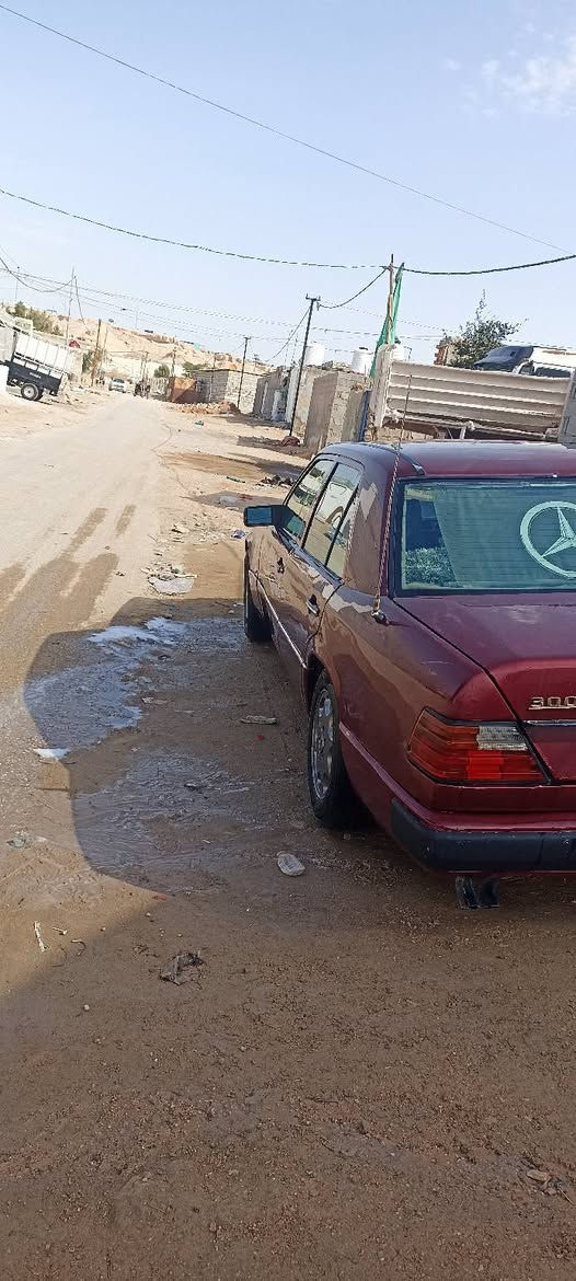 مرسيدس دوب نفخ موديل 85 محدثه 92 السعر 52 رقم التليفون ***********
