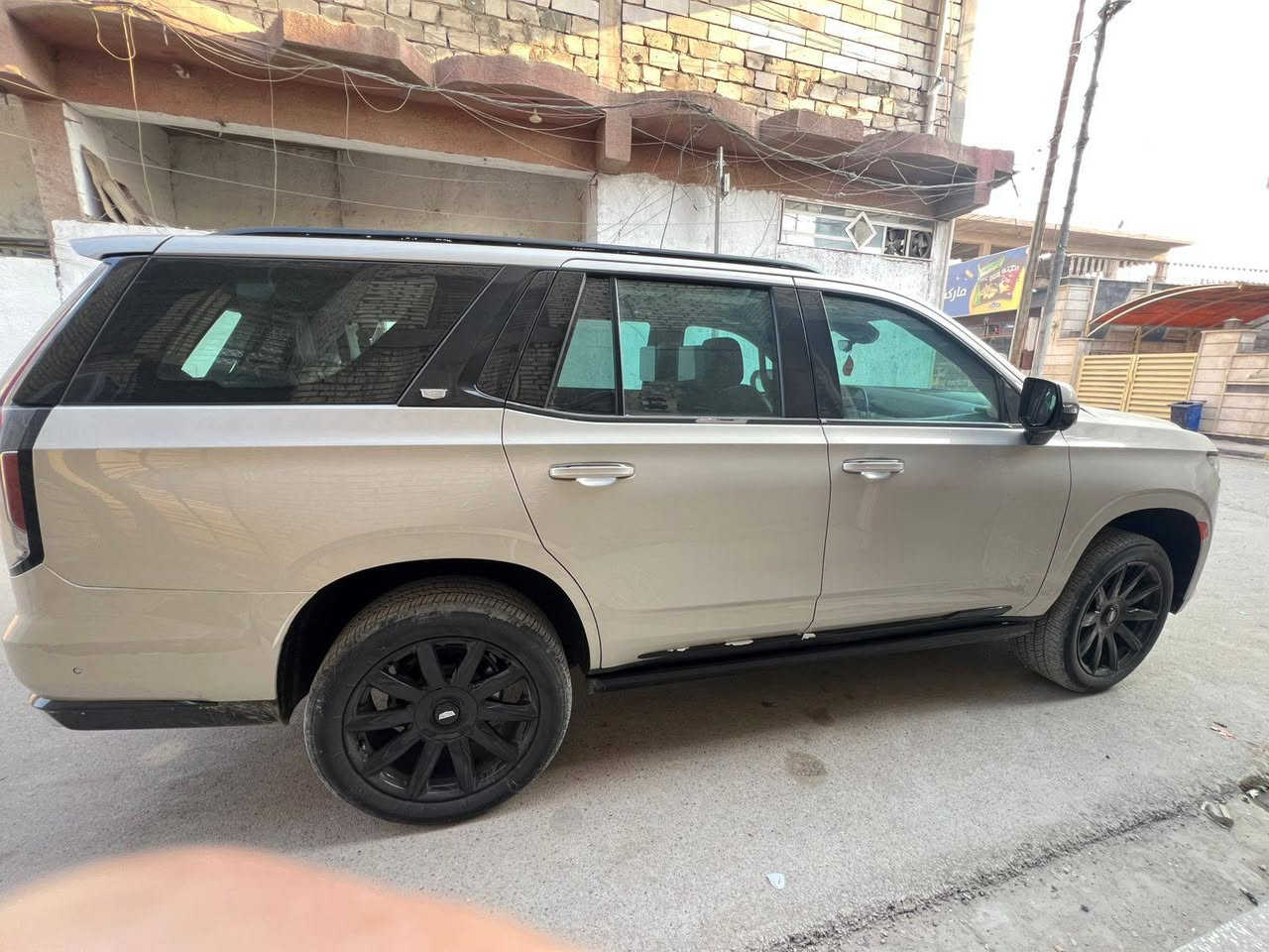 السلام عليكم
كاديلاك اسكاليد للبيع  خليجيه 2021 
اسبرسو معروف مواصفات 
سياره بسمي رقم جديد 
مغلفه PPFبل كامل اصلي
مواصفات سياره 
.جكات 
.فور ويل 
.ابواب شفط 
.نقطة عمياء 
.صندوق شفط 
.شاشه كبيرة 
.كامرة 4k
.دمام صندوق
.تشغيل عن بعد 
36 سماعة AKG
.كاميرات 6
.داتا شو 
.بانوراما 
.جنطة ذكية 
.رادار جانبي و امامي 
.رادار تحديد مسار
.كشن Vib منفصل 
كشنات مساج
.مري شفط 
.ويل 22
.ذاكر ميموري خزن 
.مسنات جلد 
.إنارة محيطية 
.لدات 
.اشاير ترحيب
.حزام ذكي 
.كاميرا وسطية 
.ثلاجة 
السياره ماشيه30 الف كيلو
مكان بغداد 
للاستفسار (***********
***********
