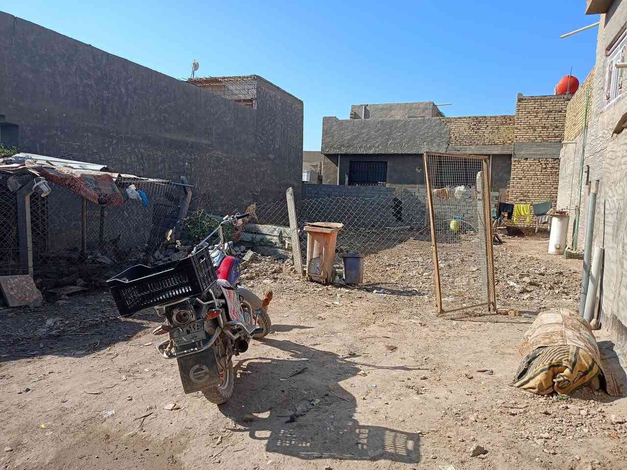 قطعه للبيع  حي الجزائر مقابيل مستشفي مرجان بعد سجه مساحه 200متر وجهيه 10نزل 20 طابو زراعي سند 25 ***********بي واتساب
