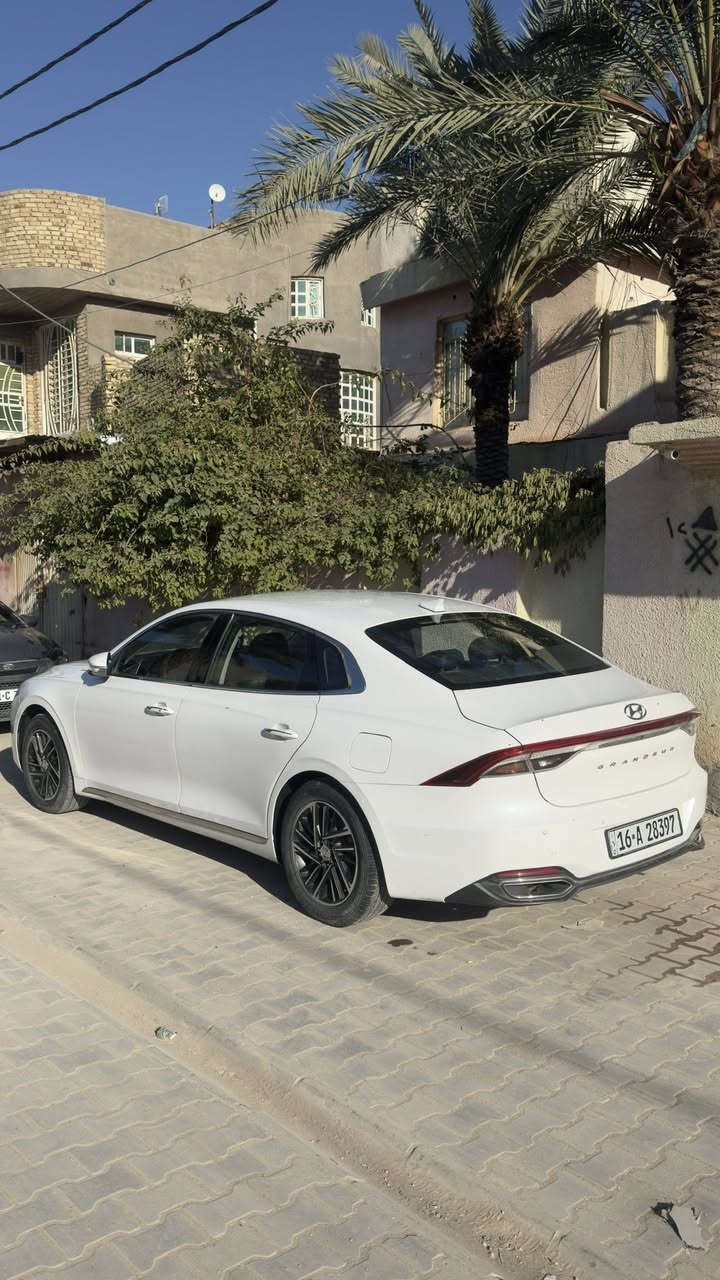 السلام عليكم محرك 6 سلندر 3600
غاز 
سعة الخزان 65 لتر 
يقطع مسافة 500 كم 
دخول ذكي
داخل جلد اسود
شاشة دجتل متصل
لايت ثلاث عدساد 
لد امامي بكلايت لد 
ثلاث انضمة قيادة
تشغيل بصمة او عن بعد
كشن كهرباء
ويل كب
رادار ٣٦٠ درجة
اشاير بل مري
صدوق ذكي 
تدفىه تبريد كشن السايق 
تدفئه ستيرن 
نظام تحذير عند الوقوف المفاجئ
اوتو هولد 
تحذير تصادم 
ايقاف ذاتي تصادم 
قياده اليه 
تحديد سرعه تحكم كامل من خلال عجلة القياده
تحديد مسار
هندبريك كهرباء
نظام كراقبة الاطارات 
ثلاجه
اضاءه ترحيبيه 
فتح جنطه اوتو بالرجل او عند الاقتراب 
تبريد منفصل مناخين 
اضاءه داخليه و خارجيه لد
السياره مكانها ديوانيه اتصال فقط ***********
