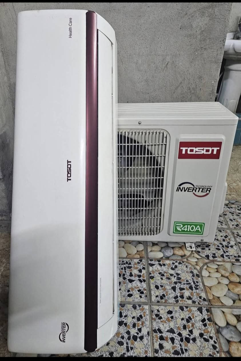 سبلت توسوت حجم (واحد طن) 
داخليه الضخمه 13000الف BTU
انفيرتر اقتصادي وليس تحكم انفيرتر فقط 

يشتغل على 3 امبير حاليآ مشدود تجي تشوفه بعينك تقتنع بي اقفلك غازه وافتحه الك 
وبلعافيه عليك 

بلادي بدون اي تصليح تدفئة تبريد نظافه 💯
ملحقاته كامله بواري ريمونت قاعده وايرات يعني جاهز من كلشي 

سعر الجهاز 350 الف 

📍مكاني بغداد قريب الشعب بوب الشام 
📞للاتصال بالرقم ***********او وتساب 
يوجد خدمة توصيل🚛 داخل بغداد
