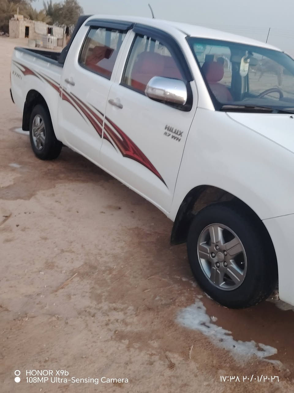 هايلوكس للبيع موديل 14 رقم بغداد سياره مقفوله كفاله عامه الاستفسار على هذا الرقم***********
