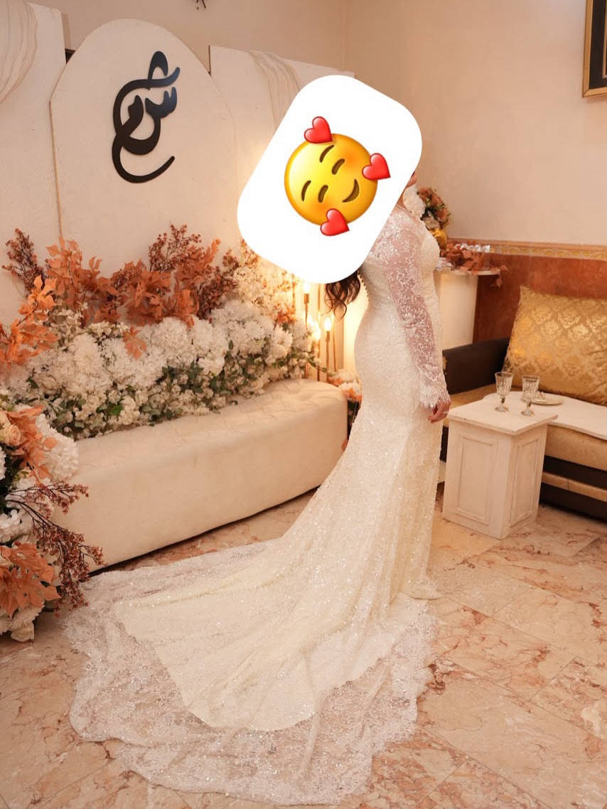 بدله تصميم 
سويتها ب 750 الف 
اريدها 330 الف
بيها سحاب وقطان من ورا 
تلبس 38/40/42
للتواصل ع هذا الرقم ***********
يوزر 
@dentistshahad_shahad
