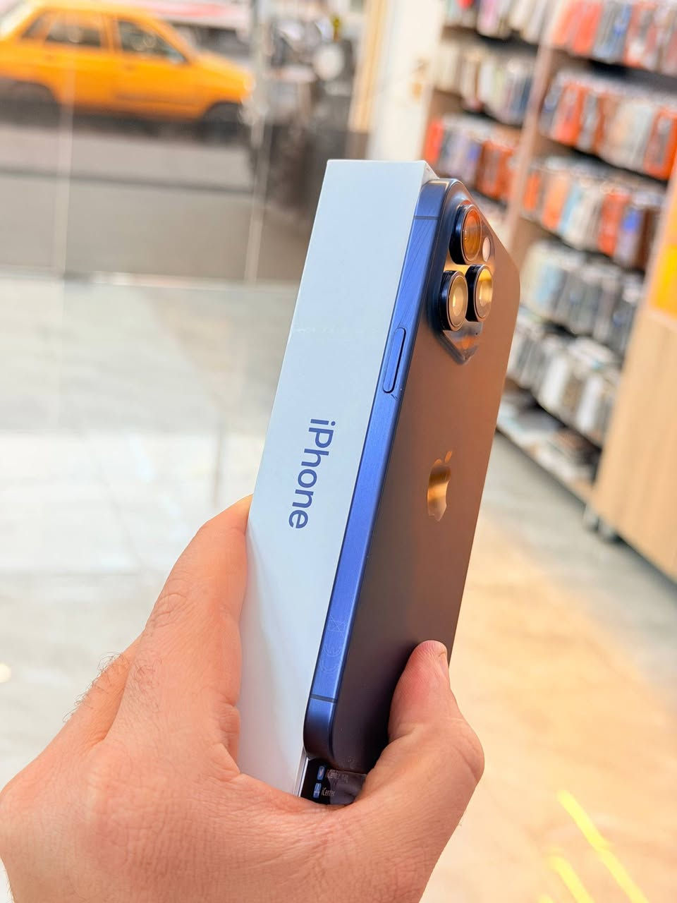 ✅  متوفر بيع بلنقد ولاقساط ✅
ايفون 15 برو ماكس ذاكره 1 تيرا  بطاريه 96 نضافه 100‎%‎ زلغ مابي هو والجديد سوه نموذج M لونه المميز كامل ملحقاته وتر بروف وبلحاسبه كله نورمال وتر بروف يعني كلشي ممبدل بي وبي وتأخذه ضمان وصل 5 ايام اي مشكله او عطل يستبدل فورا ومتوفر اقساط على مصرف الرافدين 
السعر مليون و 275 الف قفله🫩
العنوان بغداد البياع شارع 20 مقابيل علي العناب او الشيف السوري مركز الهاتف لاصلي 
📞📞***********
📞📞***********
