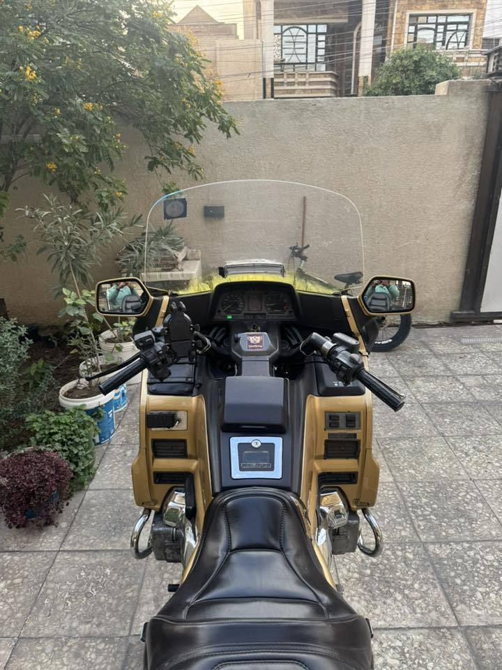 السلام عليكم كولد وينك موديل 91 مسجل بالسنويه 88 رقم بغداد سنوية باسمي هزة جديده تحويل مباشر دراجه نضافة خير من الله كفر اصلي بدون قطعه صبغ او ضرر دراجه عليها ادامه بالكامل فلتر شوتة جديد تخم بلك جديد تاير امامي وخلفي جديد باتري جديده بعدني ماشاده الها موجود بالصندوك سستم صوت بلوتوث كلشي بيها شغال ومكفول من جك و بك تراي انطي بيها للشمال عنواني بغداد حي الجهاد والسعر 41 وبيها مجال قليل كلش ***********
