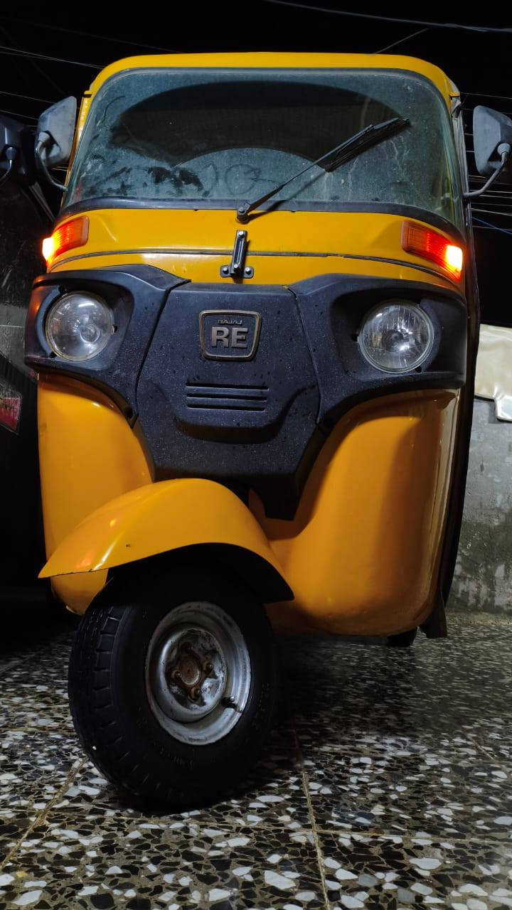 سلام عليكم تكتك البيع موديل 21 رقم وسنويه تحويل ثاني يوم  مصبوقه عام جماليه سعر 7300وبيه مجال حك الجيه مكان بغداد أبوبشام  رقم لهاتف ***********تصل ودلل
