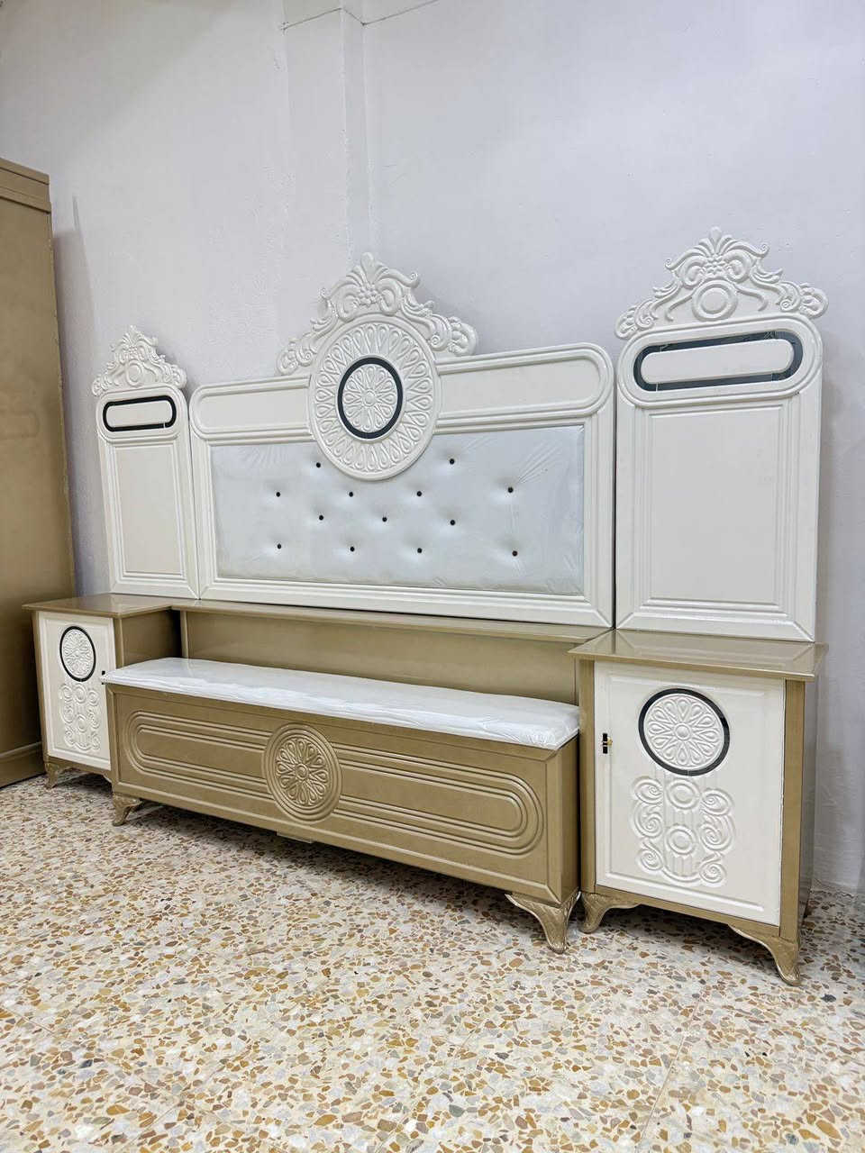 السعر مليون و 600 فقط 
*********** للحجز والاستفسار الاتصال على الرقم الموجود 
يتوفر لدينا توصيل كل محافظات العراق
