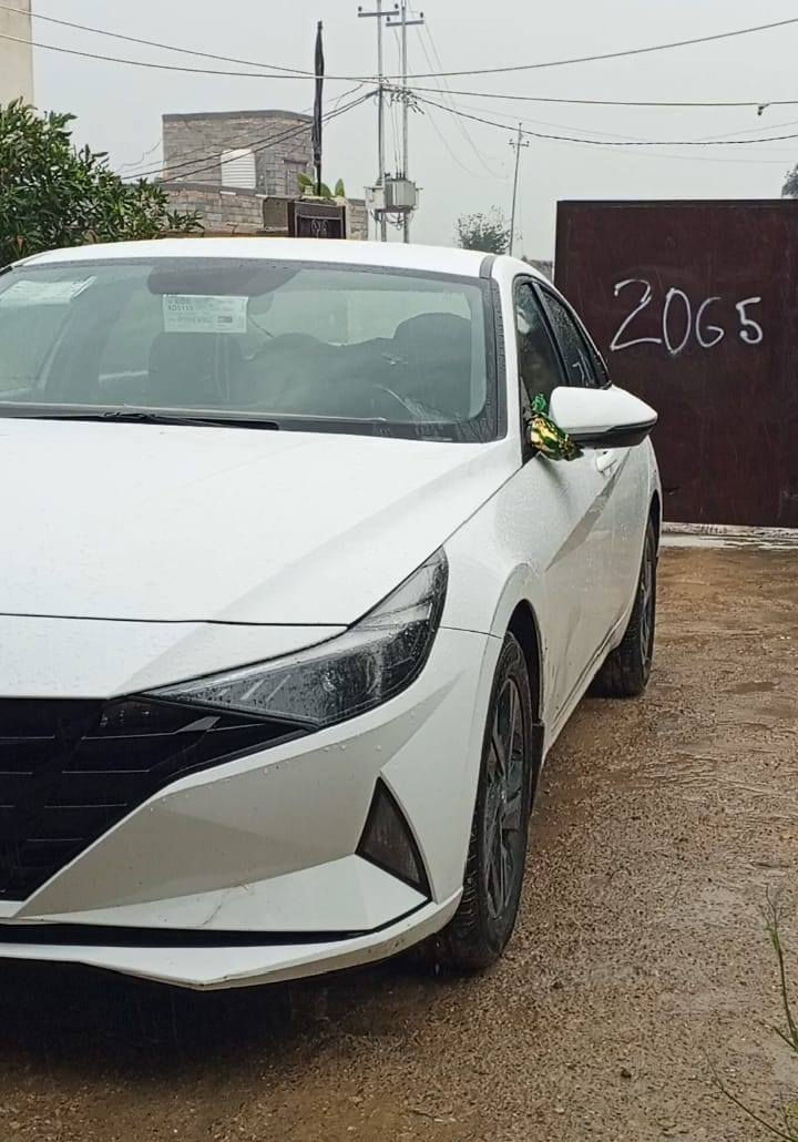 السلام عليكم للبيع انترا موديل 22 خليجي كفاله عامه ماشيه 120رقم بغداد سنويه ورقام جديد تحويل ثاني يوم محرك 1600 شرط التحويل السياره وضع الشركه سبير منازل السعر ١٥٠ وبيها مجال بسيط مكان صويره شحيميه الشراي يتصل ***********
