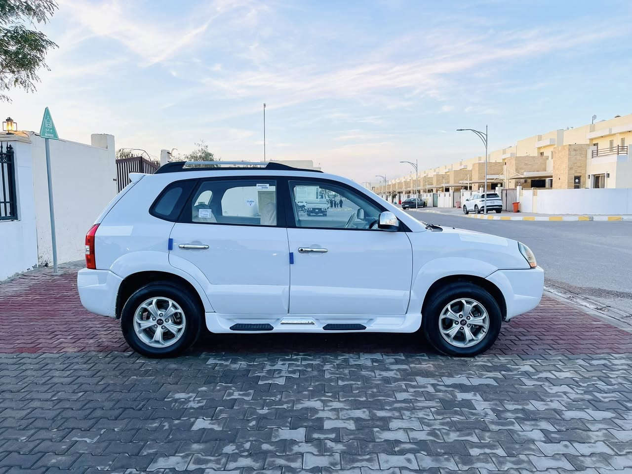 ياالله ..السلام عليكم… توكسان 2010 خليجي ابيض
للبيع ...نقد...بسعر 113$اعتذر عن الاقساط والوعده
هونداي توسان 2010 خليجي شركه البخيت
لون ابيض ثلجي المرغوب
محرك 200/ 4 سلندر دووش المرغوب بدون عيب
كير  اوتوماتيك بدون عيب

داخل صحراوي لونين المرغوب
شاشه ايباد وكامره دواره
لايت كهربائي
يدات كروم
بلوجكترات 
دوسات جانبيه
ويل كب 16 وتخم تاير جديد
وباقي المواصفات معروفه …

السياره ترايها حيل ناعم بدون اي نقص جاهزه من كلشي الحمدالله 

🔺السياره بدون حادث شرط بيها صبغ بلجاملغ الامامي رش فقط اثر شخوط يعني بدون دواخل والباقي مكفول والسونار مرفق

رقم اربيل الماني  /هزه جديده /براد جديد/يعني كبل تروح للمرور تحول/تحويل ثاني يوم
السعر 113$..وبيها مجال للشراي يعني شوفهاوتدلل 
📍مكان السياره تكريت 
🔎للاستفسار رقمي…. 
***********
