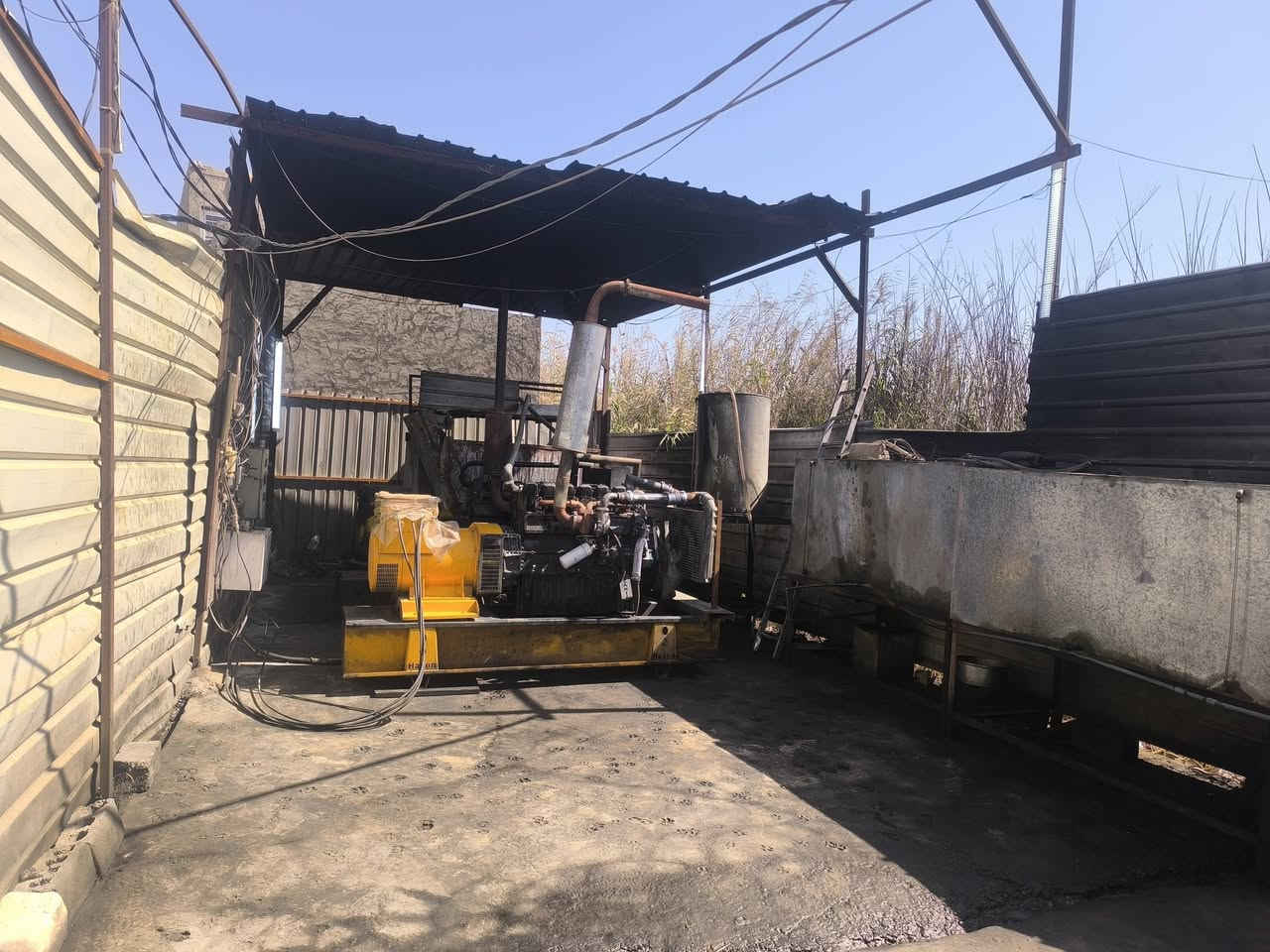 موقع مولدة للبيع يوجد مولدات 2 دي از سكانيا ثنين عدد حمل 425 وجبة كاز بيها 210كيفي لا تصال عل هاذا رقم *********** عنوان موقع وردية خارج شارع مشجر
