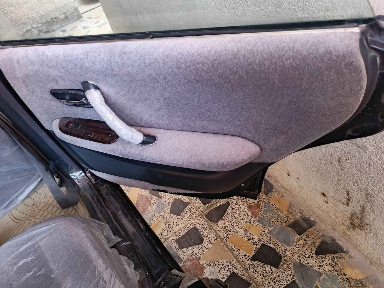 السلام عليكم تخم بطاين راس ثور فلات كرستال السعر 75 مكان بصره
 ***********
