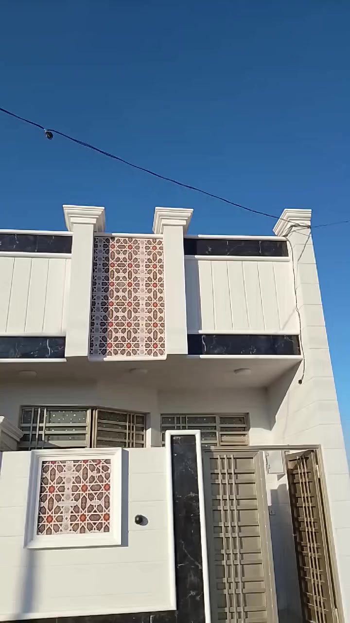 عرض مميز جدا بلاش 55 مليون فقط حي الجامعه 70 متر طابق واحد
سند 25 ومكاتبه مع صاحب الأرض وقرار محكمه 

يحتوي على استقبال ومطبخ وصاله وغرفه نوم وصحيات داخليه وصحيات خارجيه وطارمه ومنور 

قريب الشارع الرئيسي حله كربلاء 

كافه الخدمات 

التفاصيل داخل الفديو *********** واتساب
