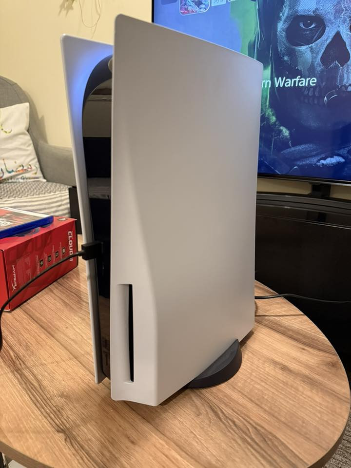 PS5 للبيع مع الملحقات
PS5 Fat UK

مستخدم بحالة جيدة جداً لا مفتوح ولا مصلح

مع سماعات

Hyper X Cloud II Wire

مع لعبة

Call of Duty modern warfare 3

ابيعهم كلهم سوه

السعر 625 الف بي مجال بسيط

للتواصل

***********
