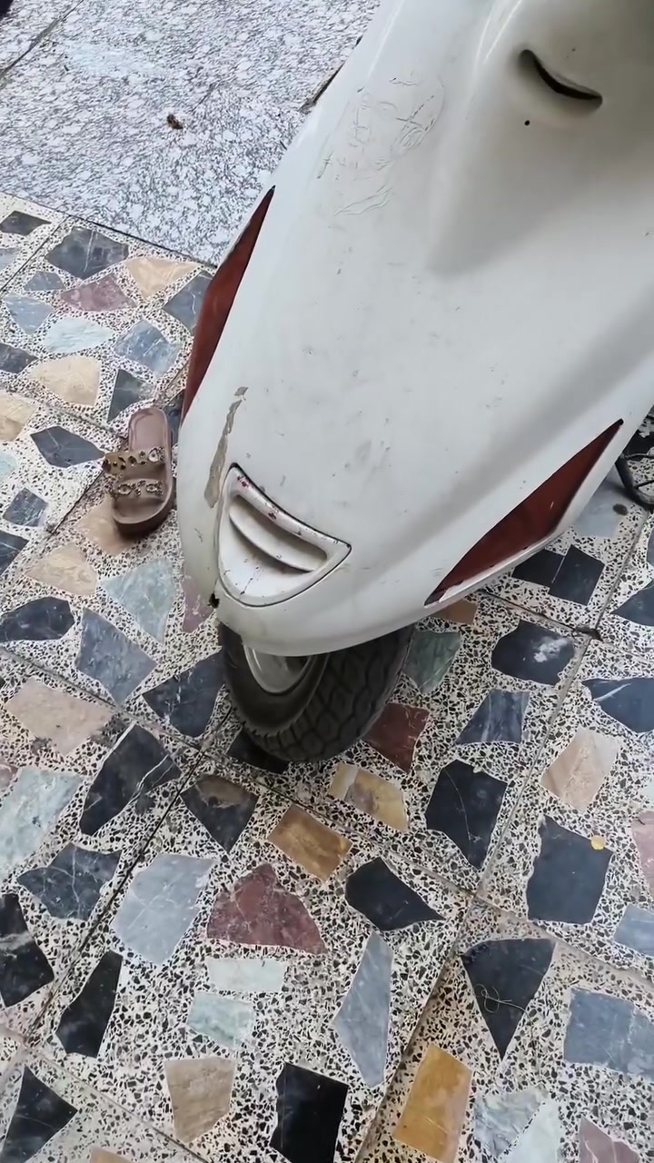 فراشة فحل كلشي شغال هندر سلف دراجة نضيفة مال بيت بس صارلي شهر تاركها وتجي تشغل وتروح ب٢٨٠ وبيها مجال مكاني هاشمية الشراي يتصل ***********
