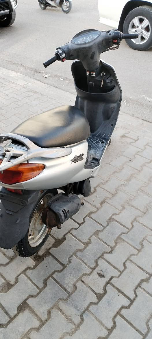 أّسِـلَأّمً عٌلَيِّکْمً 
دراجه اكزز فحل يباني مامفتوحه كامله سلف هندر اشايره كهربائيّاته كله شغاله دراجه نضيفه ما صارله هواي من طالعه من لحاويه للبيع السعر 650 مكاني ابو لخصيب *********** البصرة, العراق
