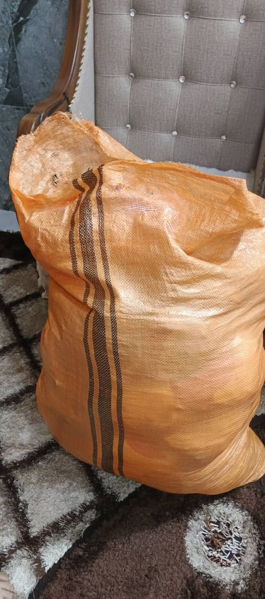 السلام عليكم اخوان عندي بضاعه ماركه ودرجه اولئ بضاعه خير من الله فتحت مشروع والله ما وفقني بي واريد ابيع البضاعه اشكال من المكياج والتراكات والفساتين والبدلات سعر مناسب جداا تواصل واتساب ***********
