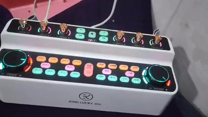 خلونه. سعر. لهذا المكسر. المرتب.   شحن وبلوتوث


**إذا كنت صاحب هذا الإعلان وتريد حذفه لأي سبب، رجاءا أرسل رسالة إلى الدعم الفني**