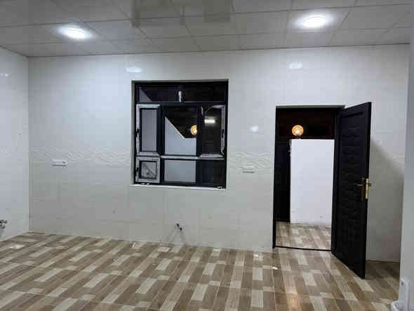 بسم الله
السلام عليكم 
بيوت زراعي عدد ٢
 صفر  محد ساكن بيهم ابد 
ركن 
مساحة كل بيت ١٠٠ متر
الابعاد ١٠ * ١٠  يعني مربع 
محتويات البيت
استقبال  
غرفة نوم 
هول مفتوح على المطبخ
صحيات داخلية 
تواليت خارجي
البيت فول سيراميك
سقف ثانوي
الموقع نهاية حي العسكري
زراعي الرجيبات
يبعد ٥٠ متر عن الشارع 
موقع مميز 
بس ينفتح الساتر يصير قريب من سايدين كوباني و الحولي
البيوت للبيع 
سعر الواحد ٤٤ مليون و بيه مجال بسيط
للتواصل ع الخاص 
او على الرقم
 ***********
