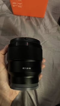سوني • فول فريم • ٨٥مم f1.8
