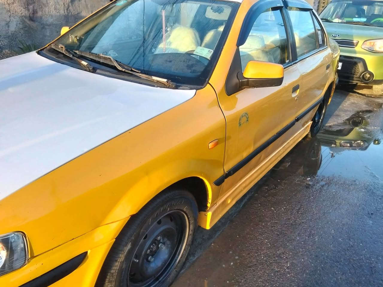 السلام عليكم سيارة سمند مديل 2011 مكينه وكير وصدر وتايرات كله جديد
تبريد خير من الله  بيها بارد بل جاملغ الوره السائق السيارة مصبره مرور وهية بسمي رقم انكليزي   رقم الهاتف ***********
السعر $34
