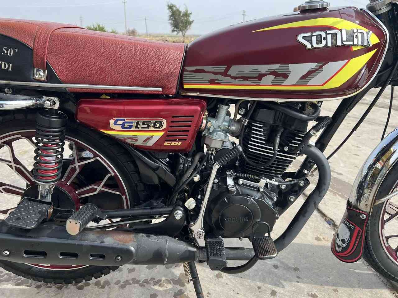 سيفان 24 محرك 200. كفاله عامه 
السعر 675 
العنوان بلدروز

***********
