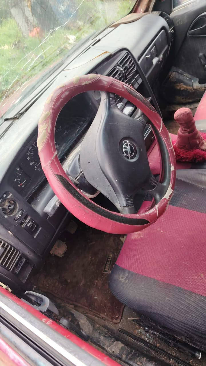 سياره اوميكه حجم 20 كير ومحرك شرط سياره يرادلهه شويه ترتيبات كهربائيات كلهه شغال بيها كاربون بانزين شرعي موجود فقط سنويه ضايعه ابيعها فحم  مكاني بعشيقة 
***********
