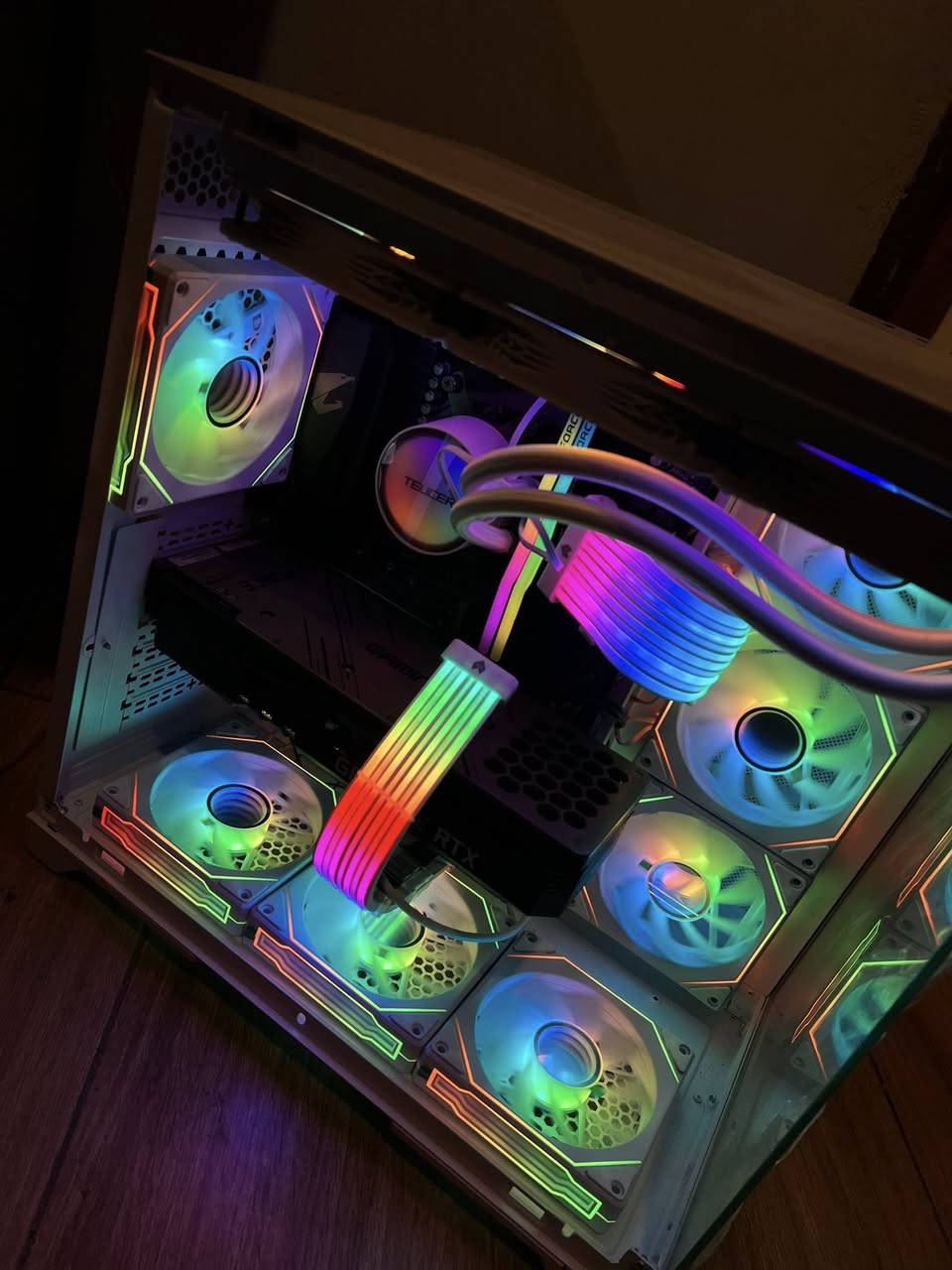 للبيع PC Gaming متكامل – مواصفات قوية
⚠️⚠️الحاسبة جديدة غير مستخدمة⚠️⚠️

🖥️ كرت شاشة: RTX 3080 Ti – أداء قوي 2K / 4K

🧠 معالج: Ryzen 7 5700X

🔌 بورد: AORUS B550

⚡ مزود طاقة: 650W Samtax

💾 رام: 16GB RGB Team Force

💽 هارد: Kingston

❄️ تبريد: مبرد مائي 360 RGB

🖥️ كيس: جام أبيض – تحكم إضاءة ريمونت + 7 فانات RGB

🌈 أشرطة RGB

1600000

بيها مجال بسيط


**إذا كنت صاحب هذا الإعلان وتريد حذفه لأي سبب، رجاءا أرسل رسالة إلى الدعم الفني**