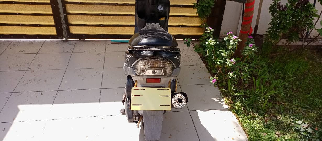 السلام عليكم دراجه عدله للبيع صارله شهر من اشتريته بعده جديده مال رمبه الدراجه فول نضافه وعلى فحص السعر 850وبيه مجال المكان نجف ***********
