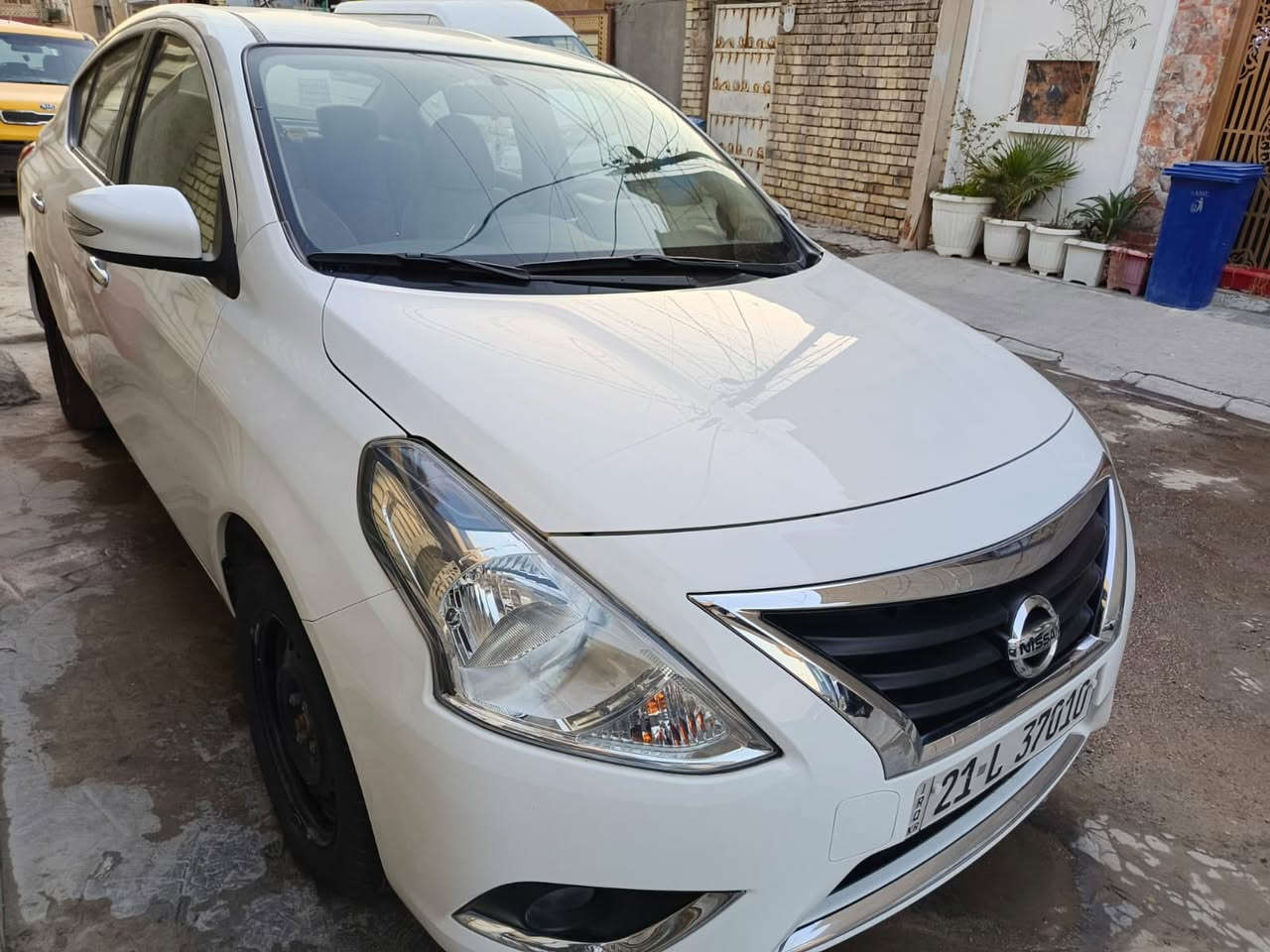 سني مصري 2024 مكفولة من التبديل والصبغ على وضع الشركة ماشية 52 ألف بيها بارد بسيط مواصفات تبريد قطعتين شاشه اصليه كاميرا حساس  اشاير بالمري تجوات خلفيه تحكم استيرن جهتين سياره لوك مال موظف رقم سليمانيه دولي جديد بأسم شخص تحويل مباشر عارضها ١١٥ وبيها مجال بسيط هاتف *********** سنويه لغاية 2029
