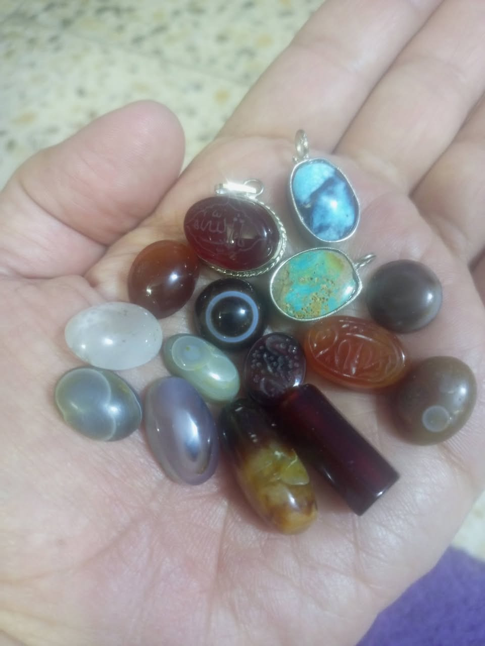 للييع احجار عقيق مكتوب و فيروزي نيشاوري و جزع و قصبة وسليماني عدد 15 حجرات كلهن 25 الف مع التوصيل بدون عمله رجاءا


**إذا كنت صاحب هذا الإعلان وتريد حذفه لأي سبب، رجاءا أرسل رسالة إلى الدعم الفني**