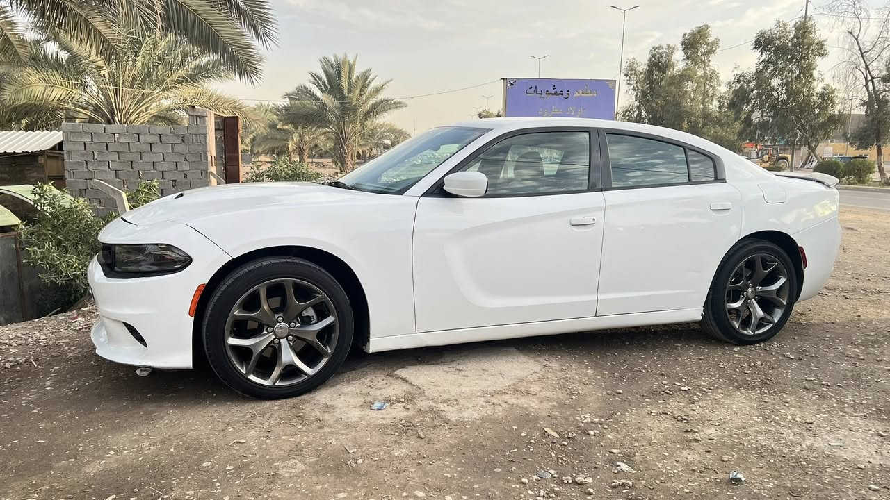 السلام عليكم 
دوج جارجر موديل 2016 حادثها الجاملغات الخلفيه بدون الصندوق لاحوض ولا قبق الجنطة راسلني ادزلك صور الحادث السيارة سنوية باسمي الرقم الدولي الجديد رايدها ب158 بيها مجال بسيط تجي تشوف تكلب تقتنع بيك خير وتدلل العنوان بابل بالتلفون ما انهي سعر 
رقم الهاتف *********** او ‭0772 816 5374‬
