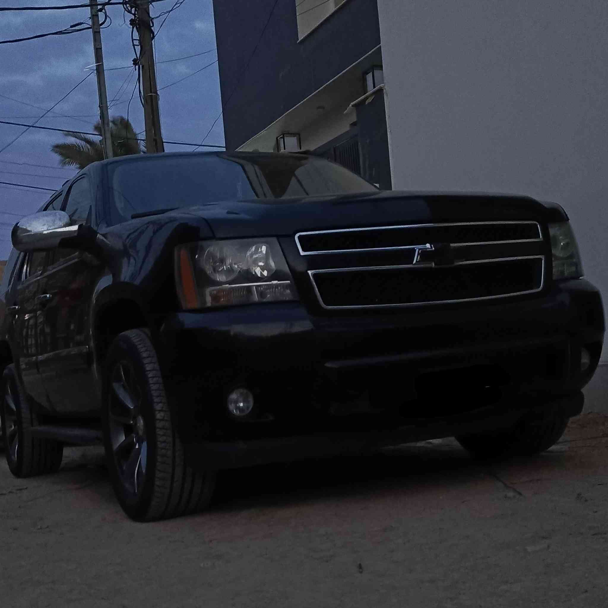 تاهو خليجي 2009 LTرقم بغداد اسود سنوية باسمي جديدة رقم انكلش بيها صبغ بنيد جمالية بدون معجون جراد ربع جاملغ امامي وجاملغ والي جوة الربع الاخير بالبيبان كفالة من الحادث و ميكنة وكير وحدادية جدد تخم تاير .  مطلوب مراوس تاهو من خليجي او امريكي 16 الى 20 اسود بغداد ونشوف شكد الفرق ونتفق 
*********** وات ساب
